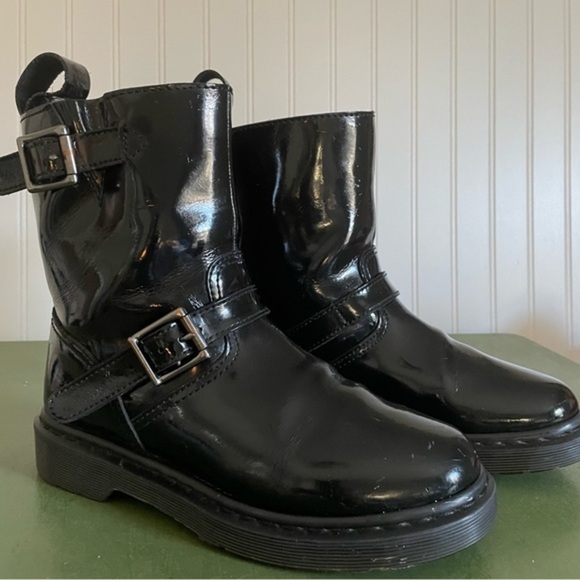 Dr. Martens VI Patent Leather Buckled Engineer Boots *Thailand* - Picture 11 of 11